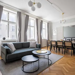 Lavish 4br In The Heart Of Cph By The Canals , Copenhagen Denmark